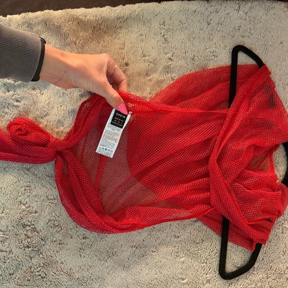 SHEIN Red Hooded Mesh Crop Tank - Picture 4 of 4